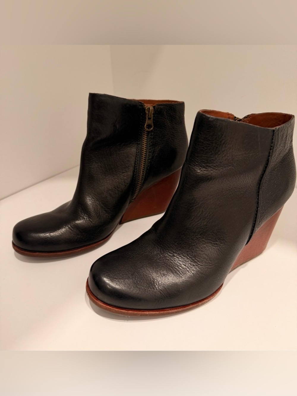 Kork-Ease Natalya Black Leather Wedge Ankle Boot Size 8